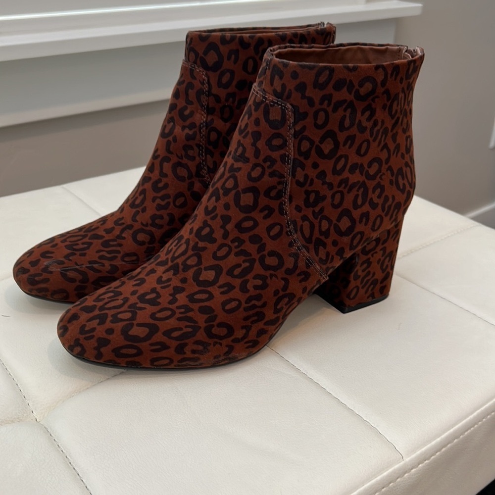 LOFT Leopard Booties sz 10